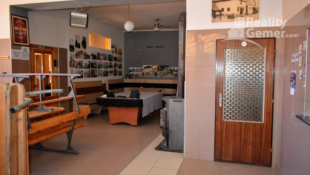 Polyfunkčný objekt v Hrnčiarskych Zalužanoch