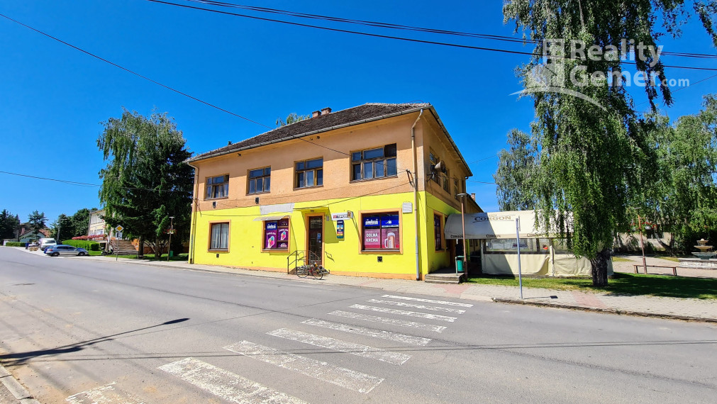 Polyfunkčný objekt v Hrnčiarskych Zalužanoch