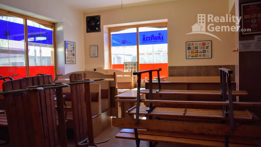 Polyfunkčný objekt v Hrnčiarskych Zalužanoch