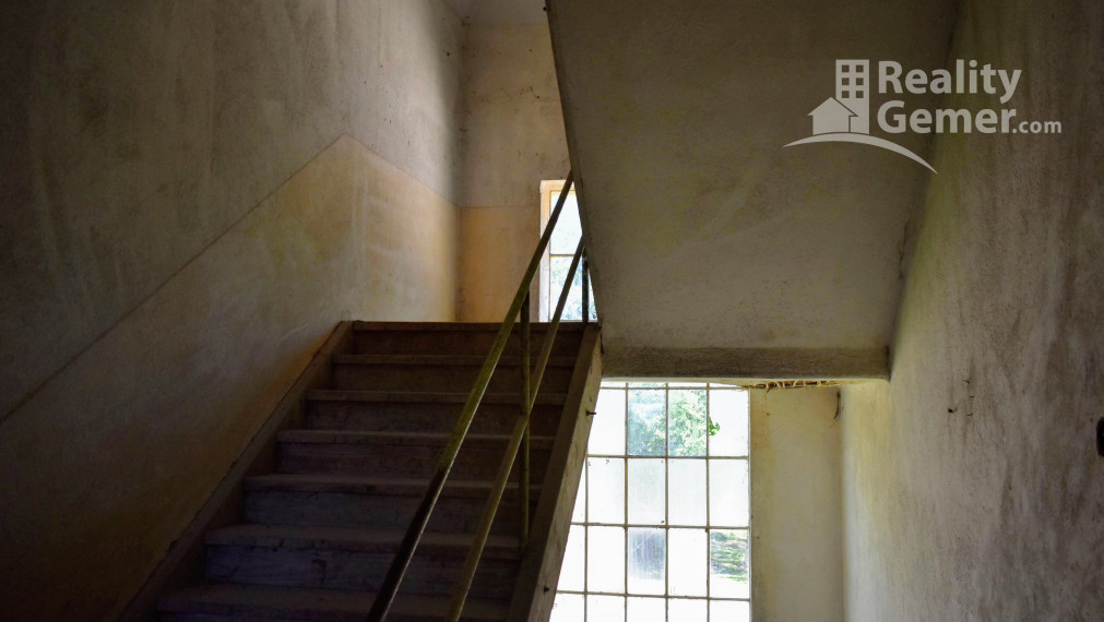 Polyfunkčný objekt v Hrnčiarskych Zalužanoch