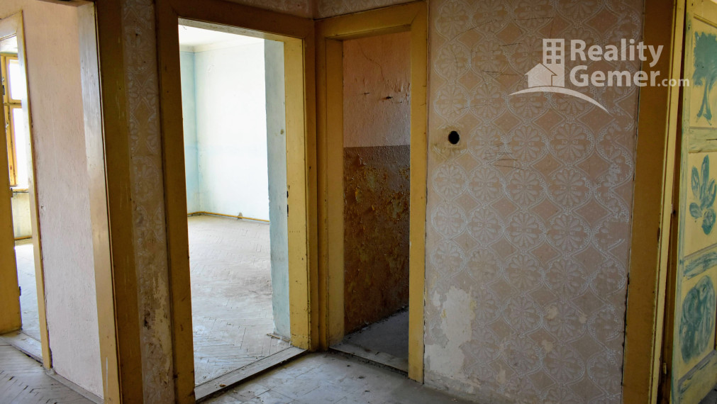 Polyfunkčný objekt v Hrnčiarskych Zalužanoch