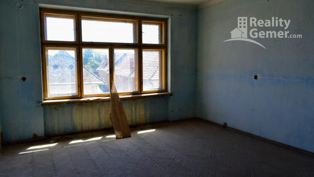 Polyfunkčný objekt v Hrnčiarskych Zalužanoch