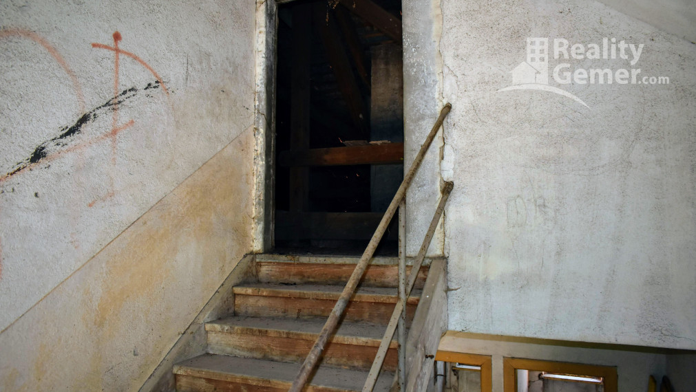 Polyfunkčný objekt v Hrnčiarskych Zalužanoch