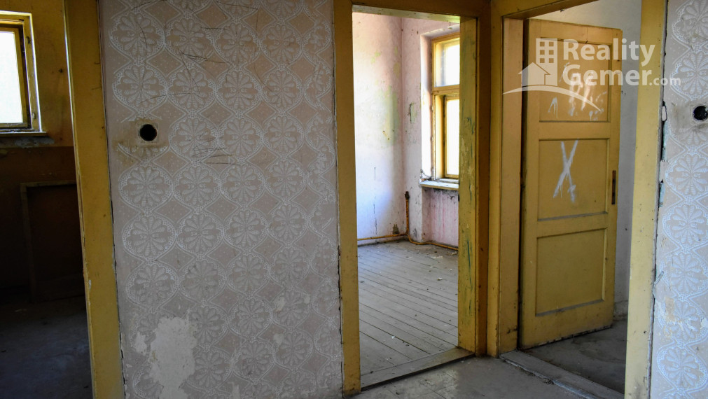 Polyfunkčný objekt v Hrnčiarskych Zalužanoch