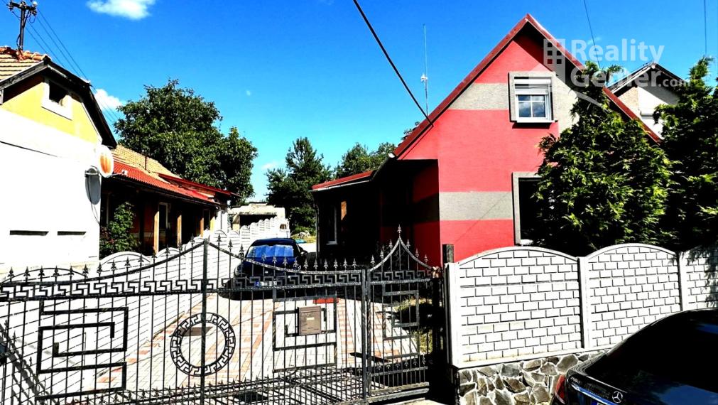 ZNÍŽENÁ CENA o 10000eur  !!! Predaj slnečného 4izb. rodinného domu v obci Nižná Pokoradz.