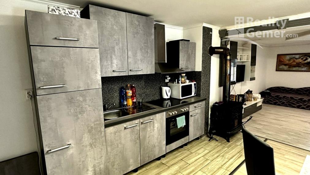 ZNÍŽENÁ CENA o 10000eur  !!! Predaj slnečného 4izb. rodinného domu v obci Nižná Pokoradz.