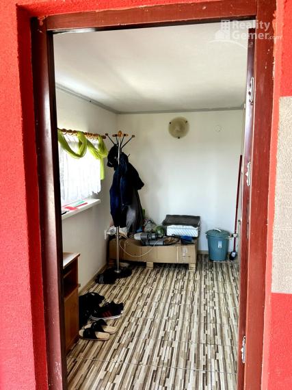 ZNÍŽENÁ CENA o 10000eur  !!! Predaj slnečného 4izb. rodinného domu v obci Nižná Pokoradz.