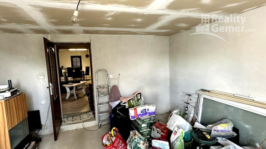 ZNÍŽENÁ CENA o 10000eur  !!! Predaj slnečného 4izb. rodinného domu v obci Nižná Pokoradz.