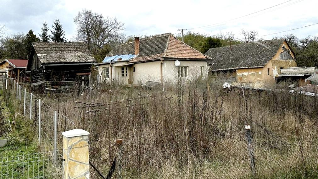 Výrazná zľava !!!! Predaj Dvoch Rodinných domov v obci Padarovce.