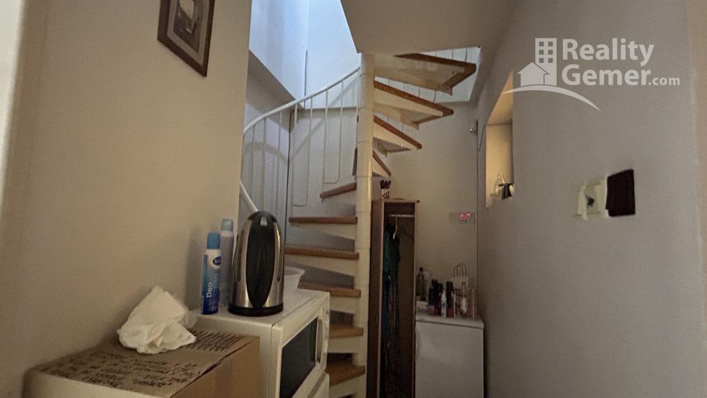 LUKRATÍVNA  POLOHA -  OBCHODNĚ PRIESTORY V LUČENCI