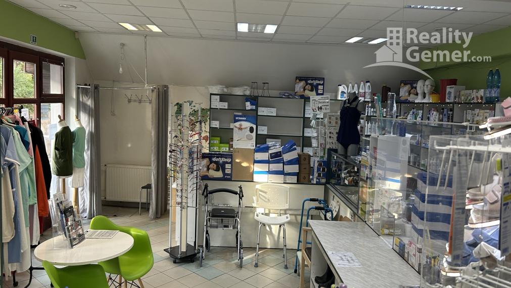 LUKRATÍVNA  POLOHA -  OBCHODNĚ PRIESTORY V LUČENCI