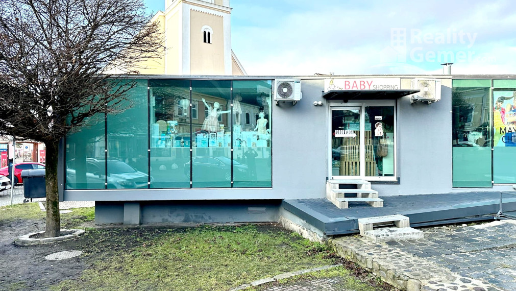 Prenájom obchodného/ kancelárského  priestoru 50m2 v úplnom cenre mesta Rim. Sobota