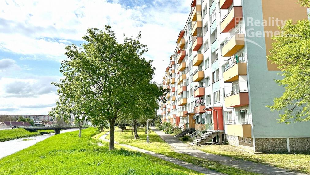 REZERVOVANÉ !!! Predaj slnečného 4izb. bytu s 2 balkónmi 94m2 v centre mesta Rim. Soboty.