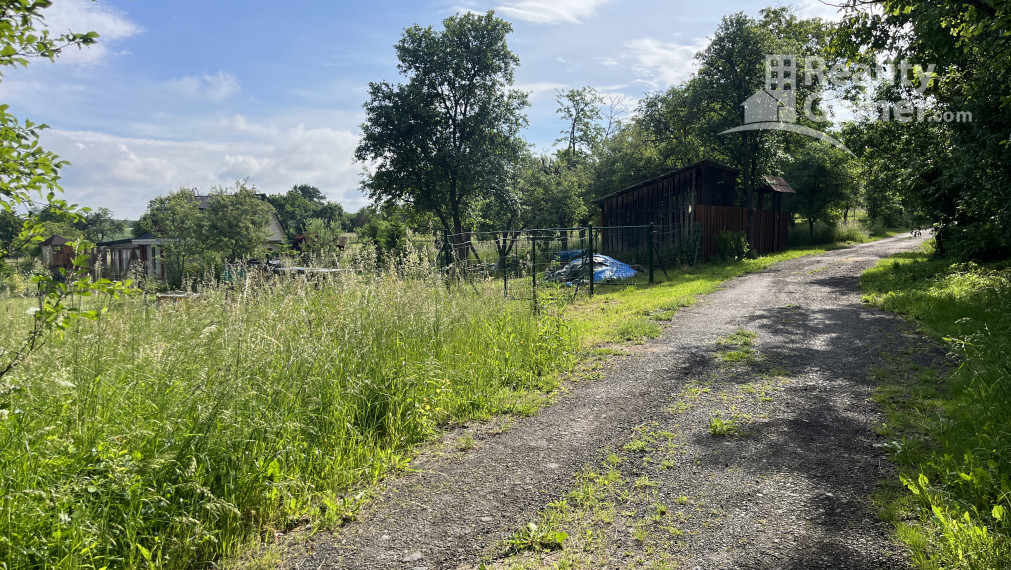 Pozemok - Horné Zahorany