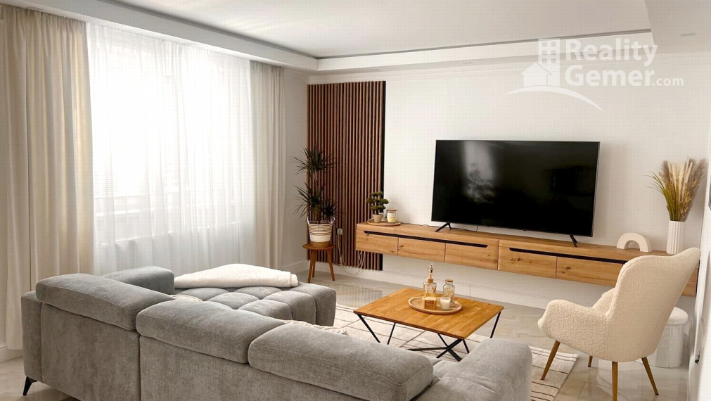 Predaj luxusného rodinného domu v obci Jesenské okr. Rim.Sobota