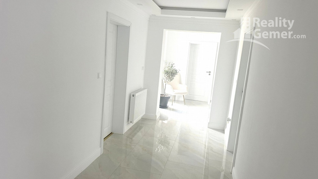 Predaj luxusného rodinného domu v obci Jesenské okr. Rim.Sobota