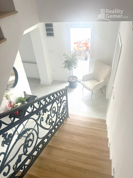 Predaj luxusného rodinného domu v obci Jesenské okr. Rim.Sobota