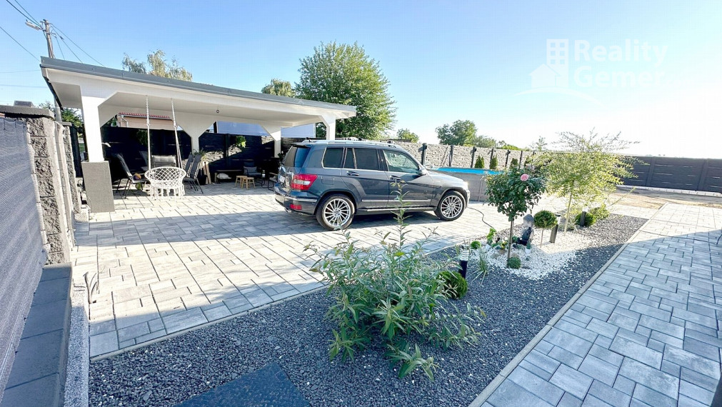 Predaj luxusného rodinného domu v obci Jesenské okr. Rim.Sobota