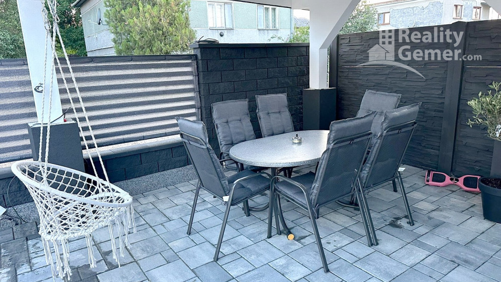 Predaj luxusného rodinného domu v obci Jesenské okr. Rim.Sobota