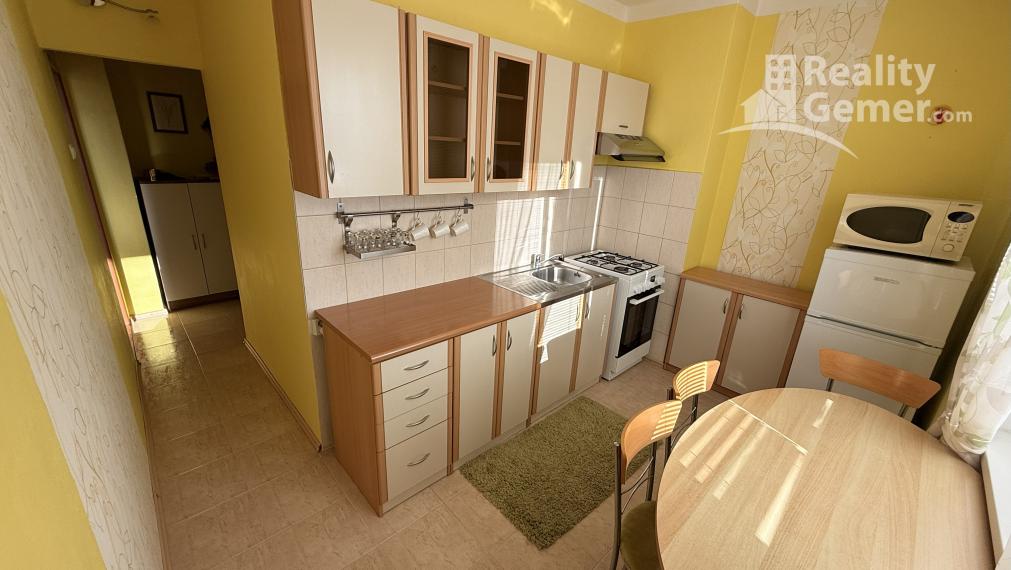 2 - izbový byt Školská ulica