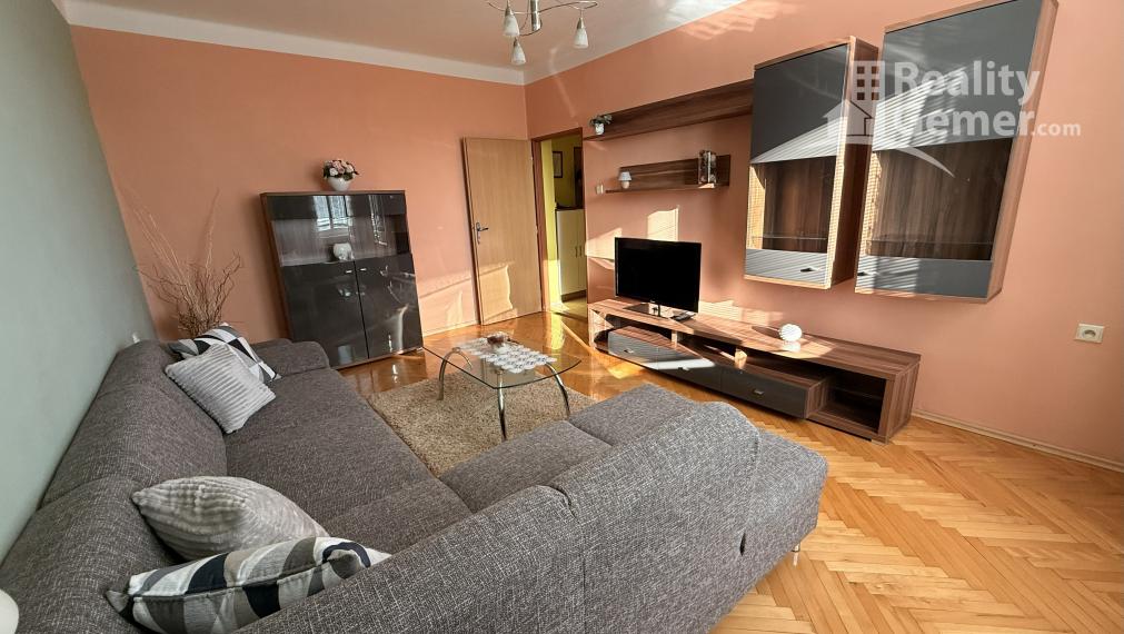 2 - izbový byt Školská ulica