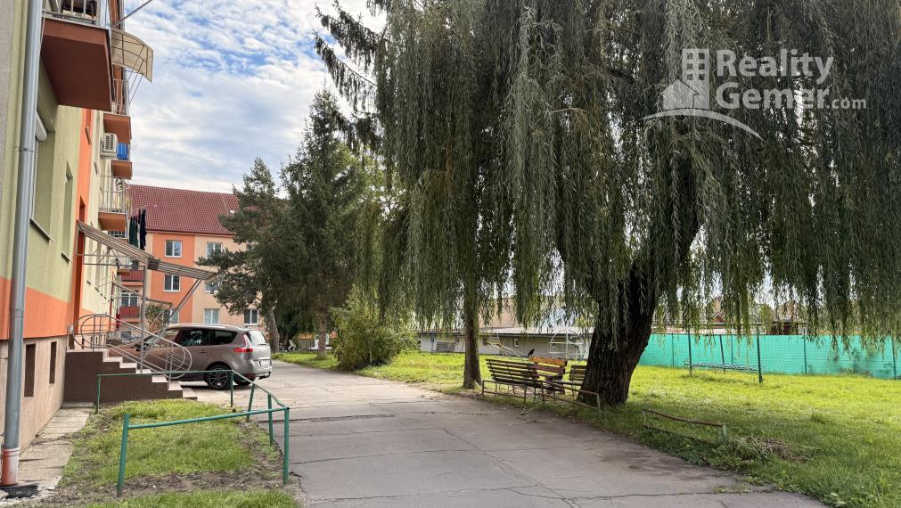 2 - izbový byt Školská ulica