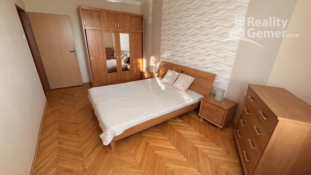 2 - izbový byt Školská ulica