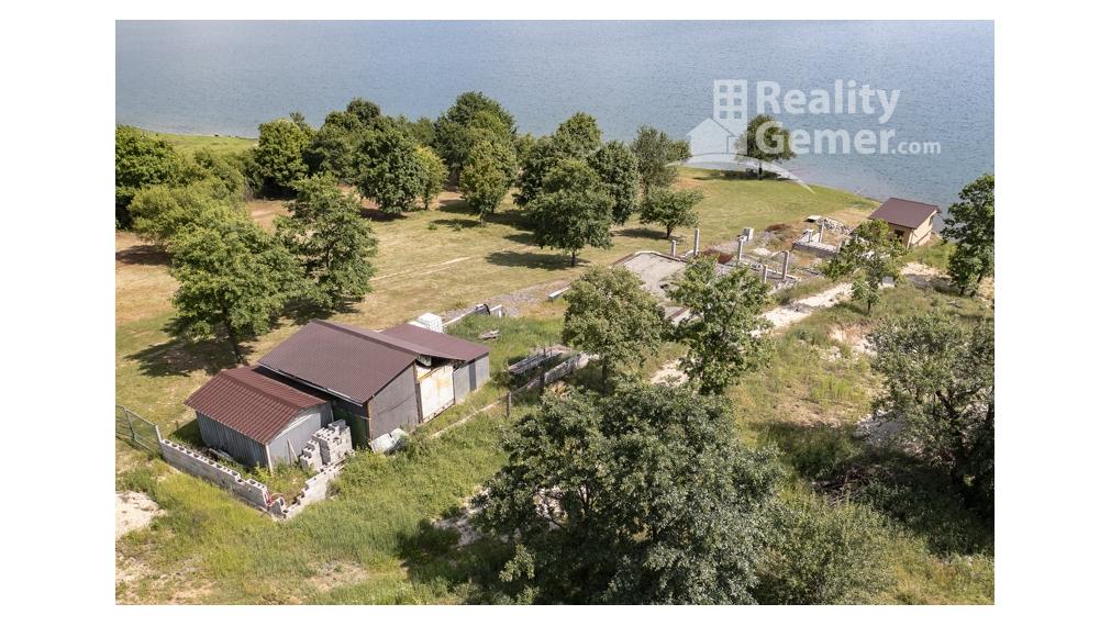 Pozemok pri vodnej nádrži Teplý Vrch