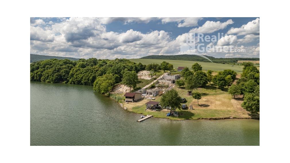 Pozemok pri vodnej nádrži Teplý Vrch