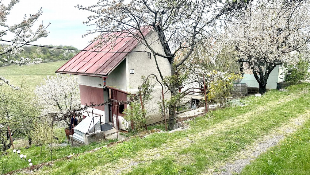 Predaj slnečnej záhradnej chatky Nižná Pokoradz časť (Araňoš)