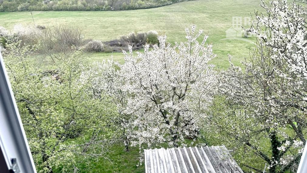 Predaj slnečnej záhradnej chatky Nižná Pokoradz časť (Araňoš)
