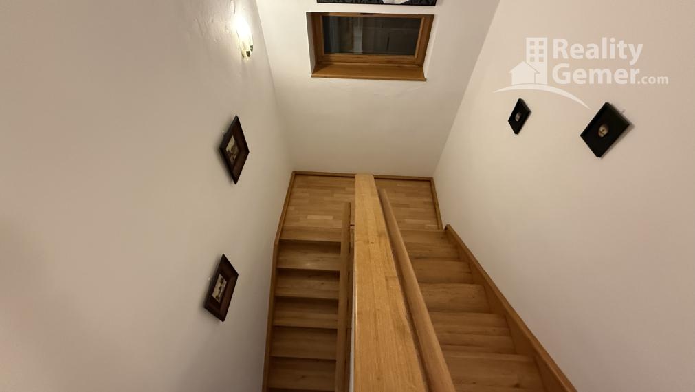 KOMFORTNÝ DOM K OKAMŽITÉMU NASŤAHOVANIU PRIAMO V CENTRE MESTA