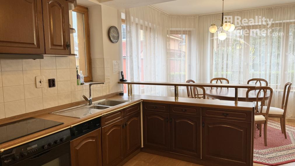 KOMFORTNÝ DOM K OKAMŽITÉMU NASŤAHOVANIU PRIAMO V CENTRE MESTA