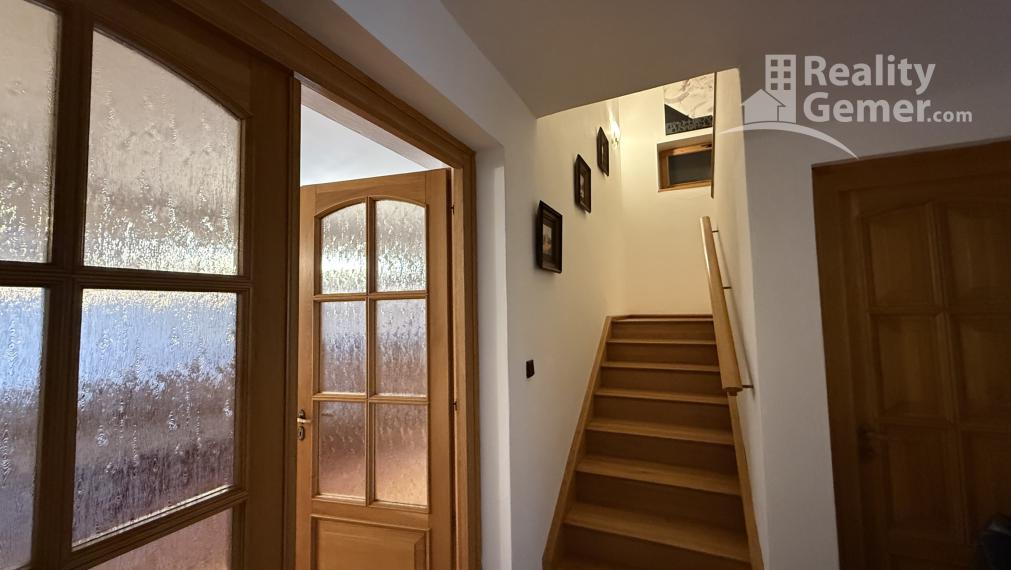 KOMFORTNÝ DOM K OKAMŽITÉMU NASŤAHOVANIU PRIAMO V CENTRE MESTA