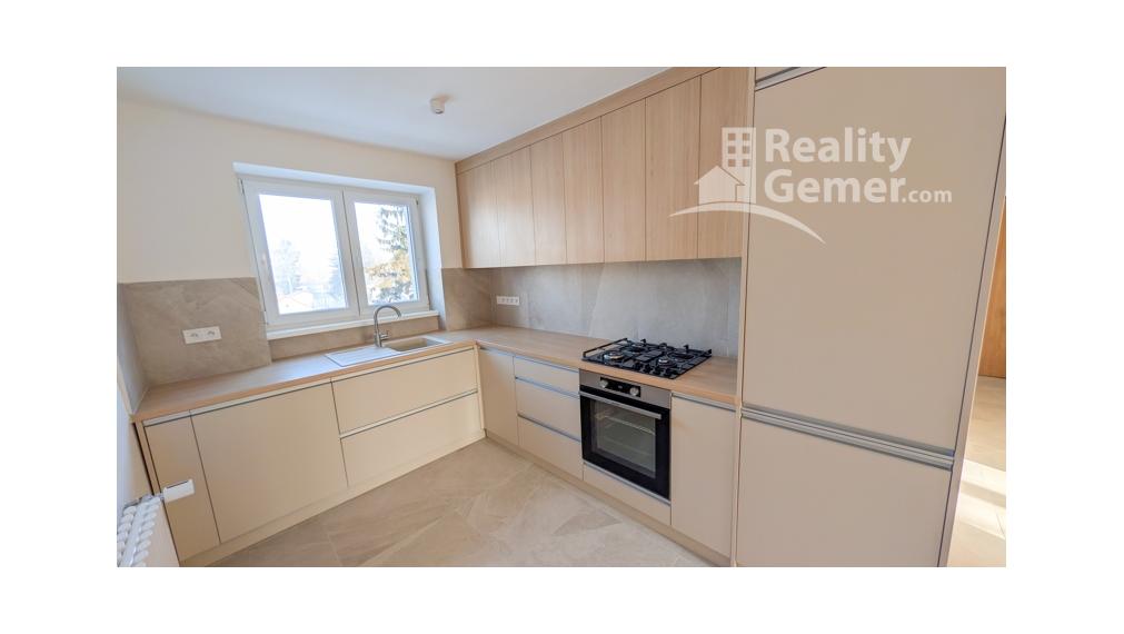 Štýlové bývanie s dušou: Kompletne zrekonštruovaný 3-izbový byt v poctivej tehle ul. Družstevná