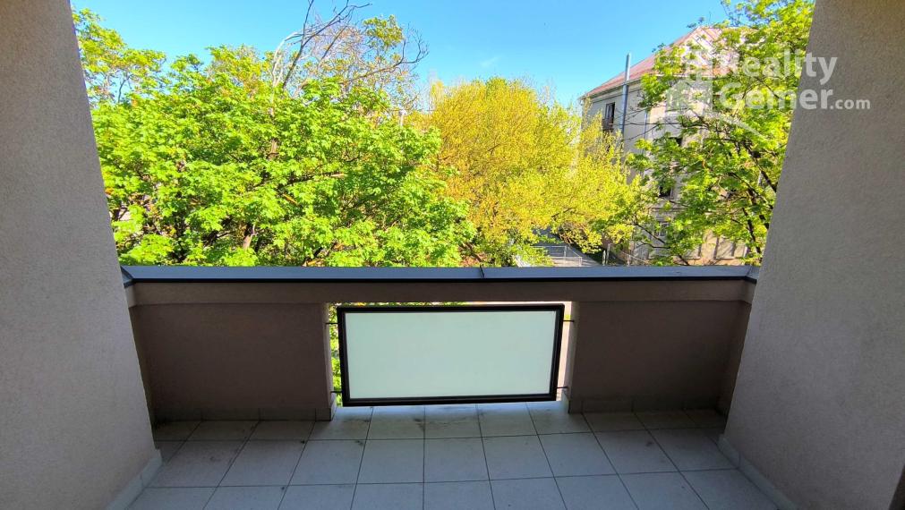 Štýlové bývanie s dušou: Kompletne zrekonštruovaný 3-izbový byt v poctivej tehle ul. Družstevná