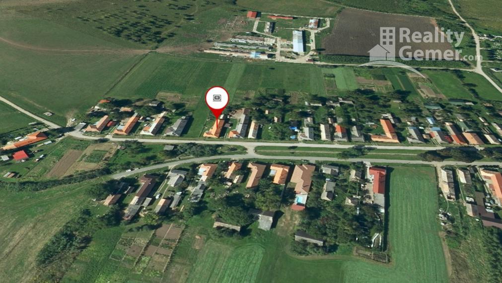 Tradičný rodinný dom s veľkým pozemkom
