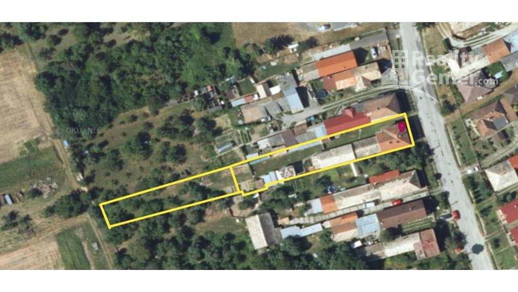Rodinný dom – Vyšná Pokoradz s veľkým pozemkom a hospodárskymi budovami