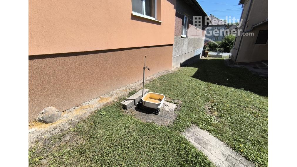 Rodinný dom – Vyšná Pokoradz s veľkým pozemkom a hospodárskymi budovami