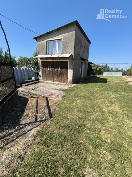 Rodinný dom – Vyšná Pokoradz s veľkým pozemkom a hospodárskymi budovami