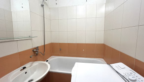 2 - izbový byt Školská s loggiou - vrátane zariadenia - fotografia 9