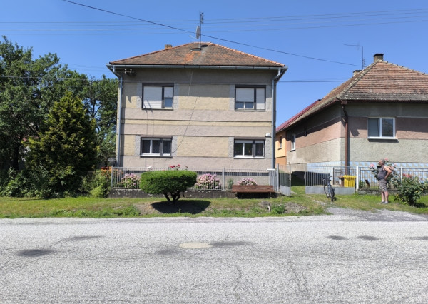 Rodinný dom – Vyšná Pokoradz s veľkým pozemkom a hospodárskymi budovami