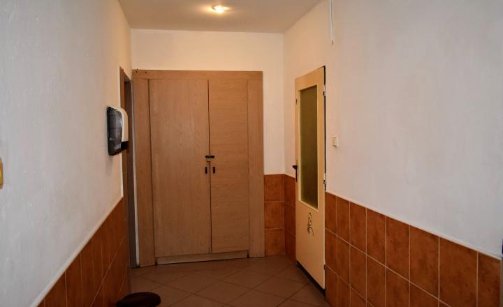 Polyfunkčný objekt v Hrnčiarskych Zalužanoch - fotografia 11