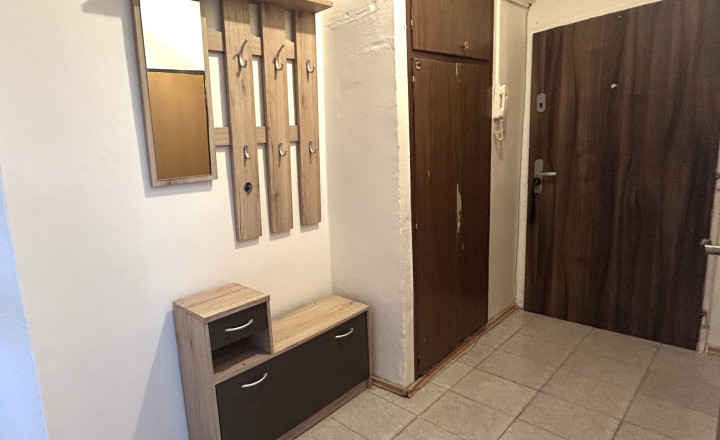 2 - izbový byt Školská s loggiou - vrátane zariadenia - fotografia 7